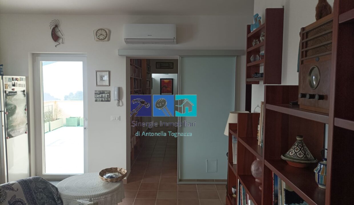 2025-02-23 20.59.20-1